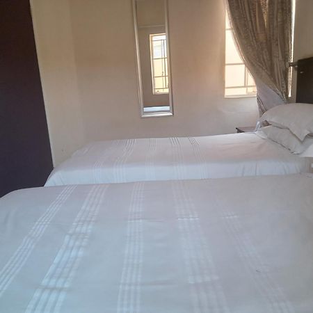 Vuya Nathi Bed And Breakfast 曼齐尼 外观 照片