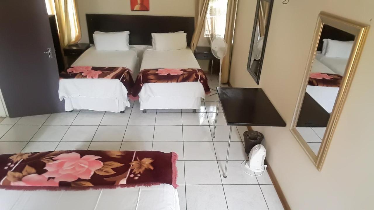 Vuya Nathi Bed And Breakfast 曼齐尼 外观 照片